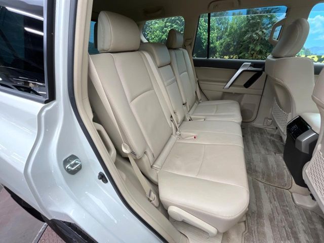 TOYOTA LANDCRUISER PRADO 2023 Image 31
