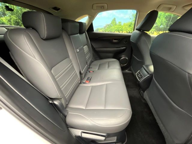 TOYOTA LEXUS NX300 2019 Image 31