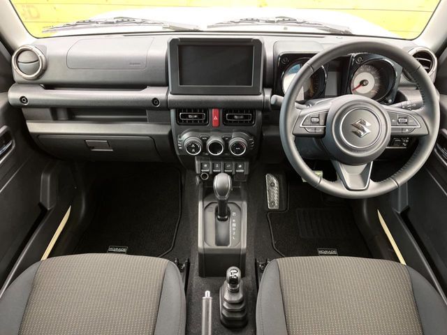 SUZUKI JIMNY NOMADE 2025 Image 31