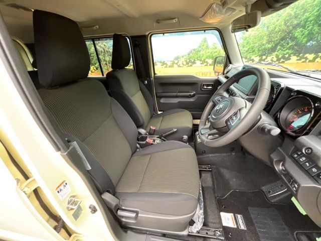 SUZUKI JIMNY NOMADE 2025 Image 31