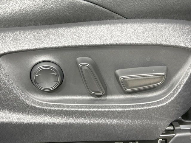 TOYOTA COROLLA CROSS HYBRID 2024 Image 31