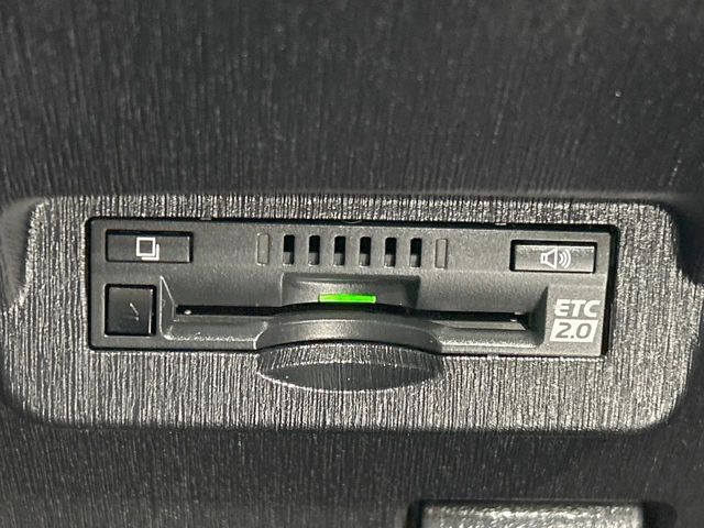 TOYOTA PRIUS ALPHA 2020 Image 31