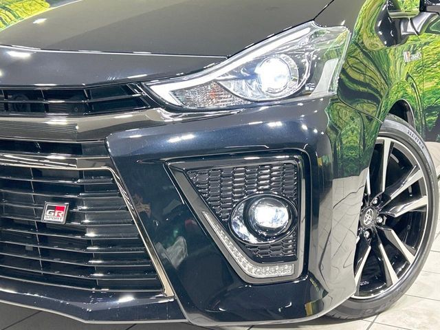 TOYOTA PRIUS ALPHA 2020 Image 31
