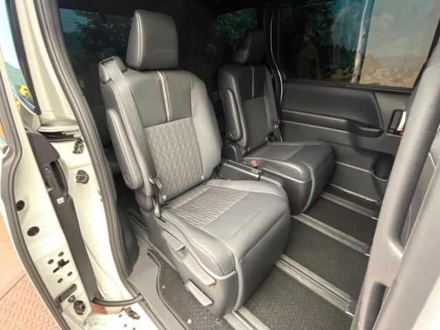 TOYOTA NOAH HYBRID 2023 Image 31