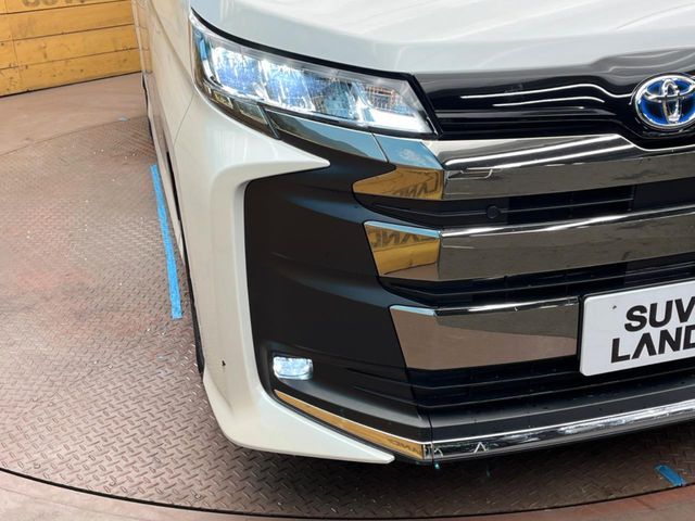 TOYOTA NOAH HYBRID 2023 Image 31