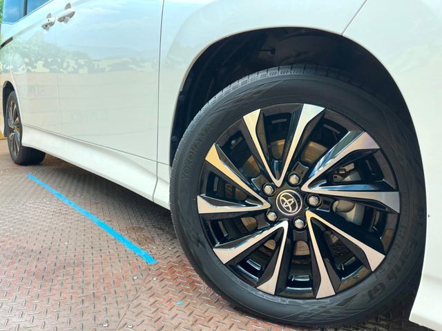 TOYOTA NOAH HYBRID 2023 Image 31