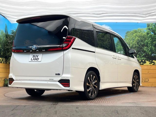 TOYOTA NOAH HYBRID 2023 Image 31