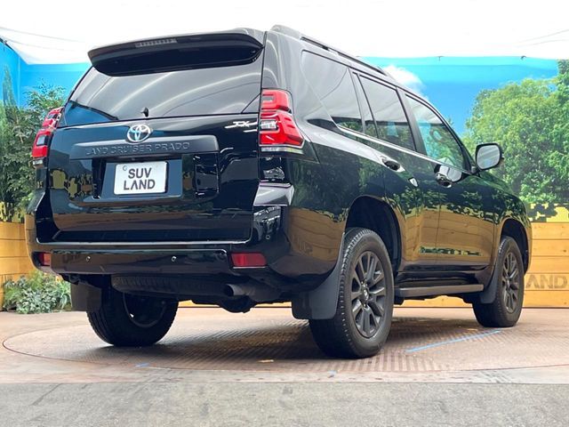 TOYOTA LANDCRUISER PRADO 2023 Image 31