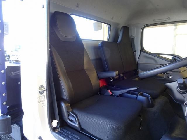 MITSUBISHI CANTER 2019 Image 31