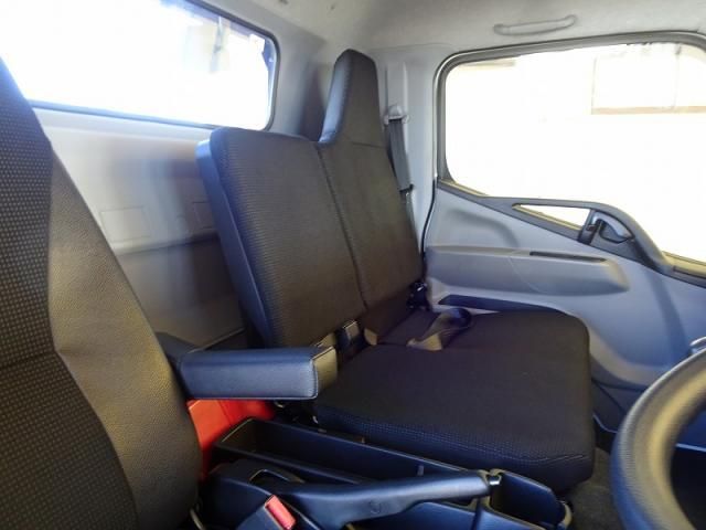 MITSUBISHI CANTER 2019 Image 31