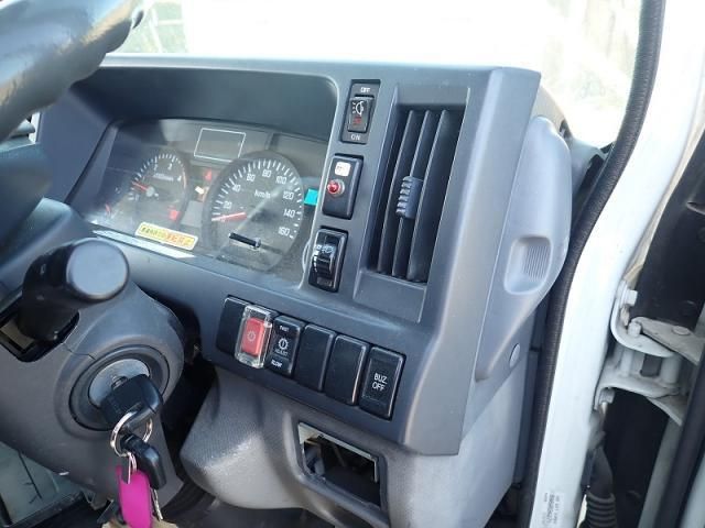 ISUZU ELF 2014 Image 31