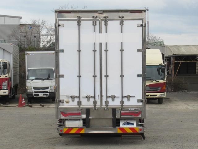 MITSUBISHI FUSOU SUPER GREAT 2016 Image 31