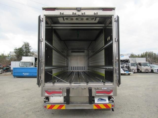 MITSUBISHI FUSOU SUPER GREAT 2016 Image 31