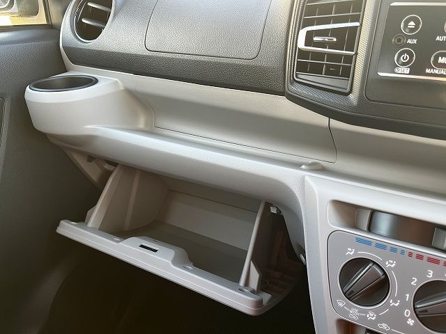 TOYOTA PIXIS EPOCH 2018 Image 31