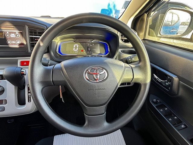 TOYOTA PIXIS EPOCH 2018 Image 31