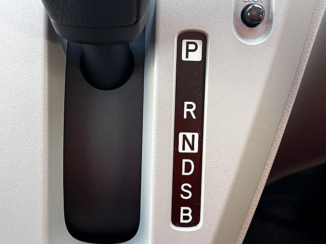 TOYOTA PIXIS EPOCH 2018 Image 31