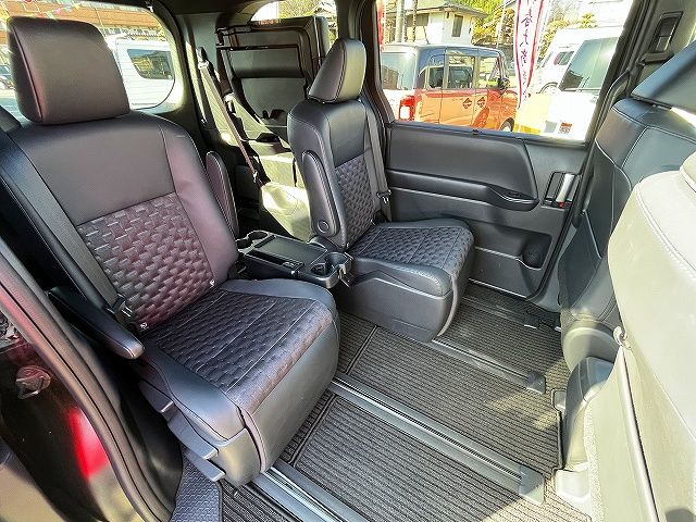 TOYOTA VOXY HYBRID 2023 Image 31