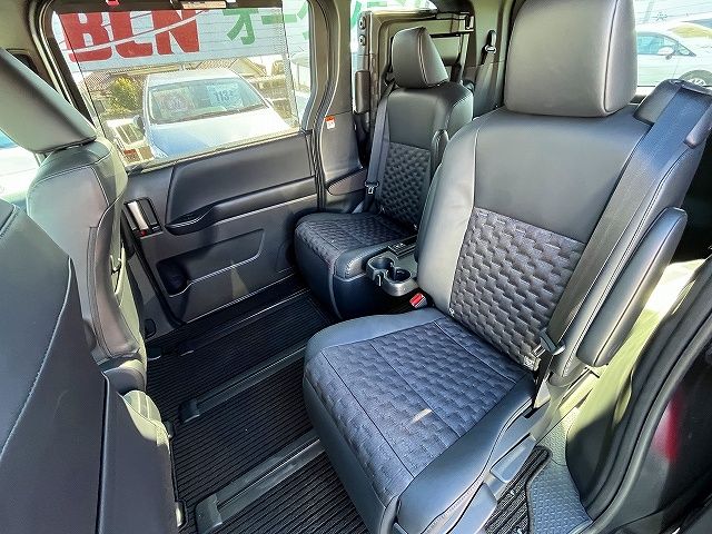 TOYOTA VOXY HYBRID 2023 Image 31