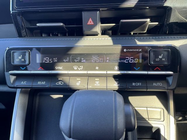 TOYOTA VOXY HYBRID 2023 Image 31