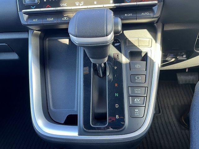 TOYOTA VOXY HYBRID 2023 Image 31