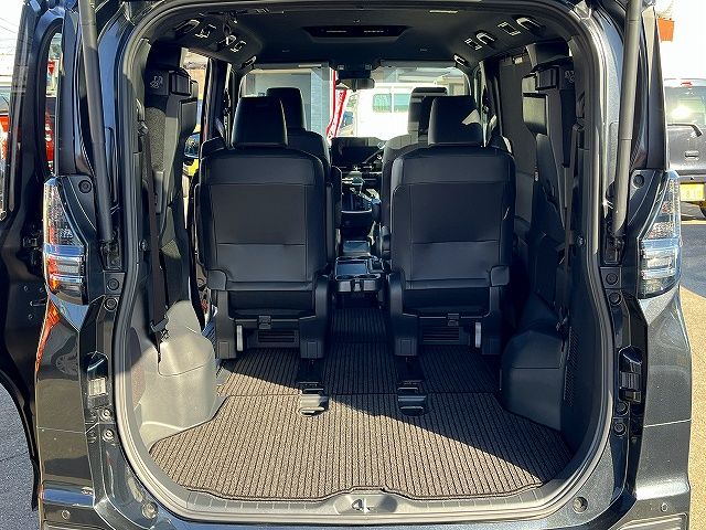 TOYOTA VOXY HYBRID 2023 Image 31