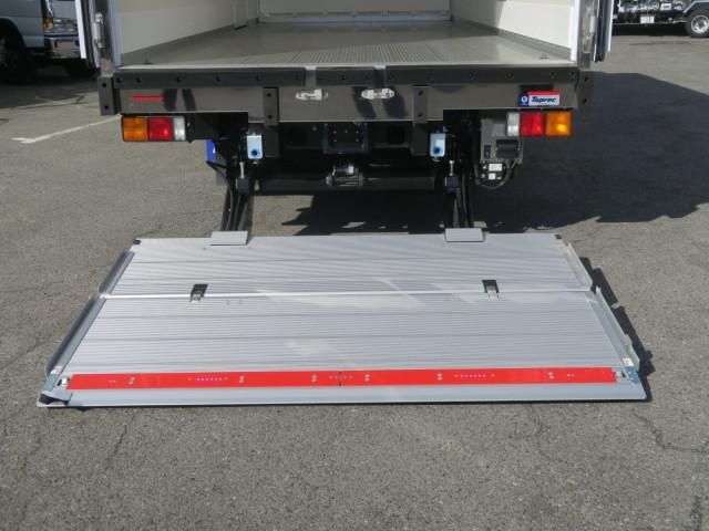 MITSUBISHI FUSOU FIGHTER 2025 Image 31