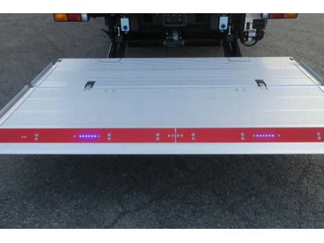 MITSUBISHI FUSOU FIGHTER 2025 Image 31