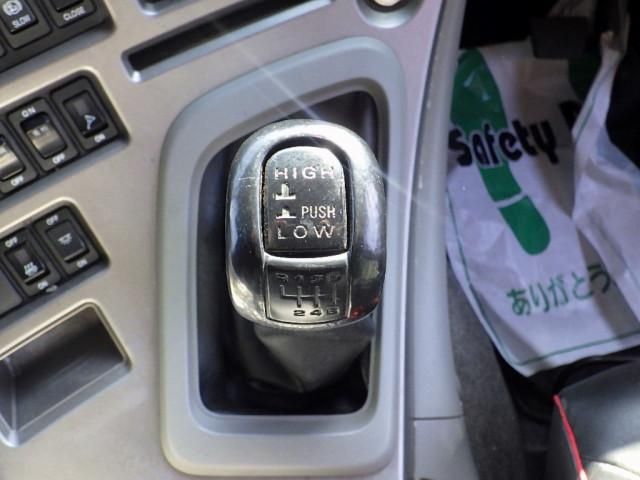 NISSAN DIESEL QUON 2012 Image 31