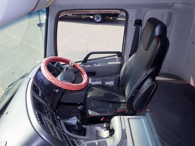 NISSAN DIESEL QUON 2012 Image 31