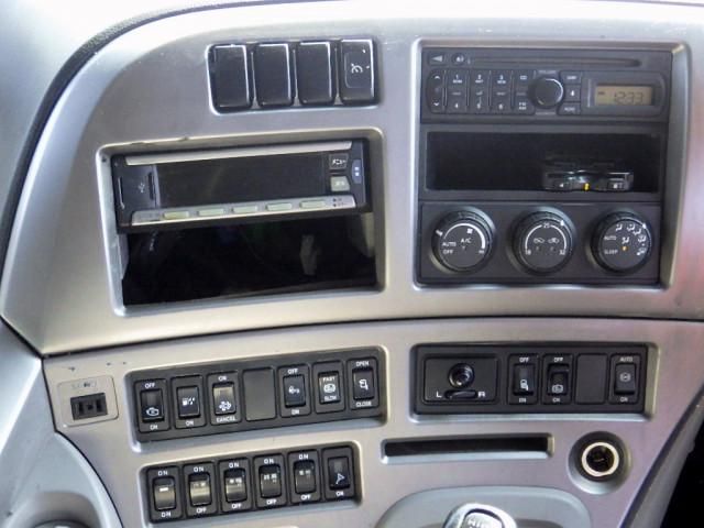 NISSAN DIESEL QUON 2012 Image 31