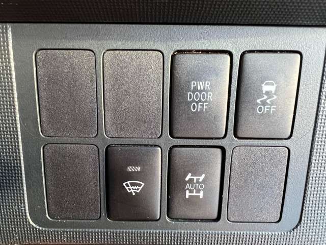 TOYOTA SPADE 4WD 2014 Image 31