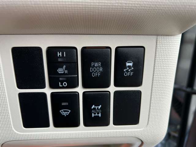 TOYOTA SPADE 4WD 2014 Image 31