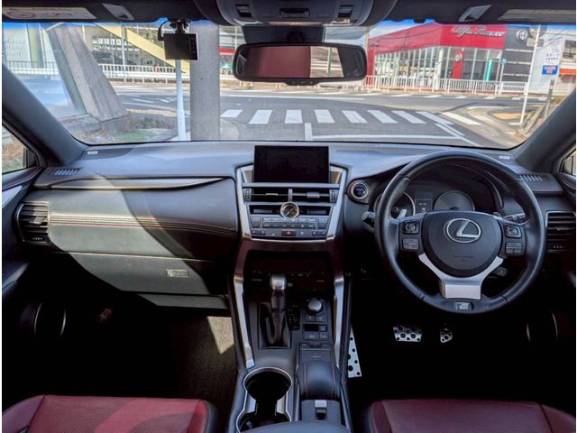 TOYOTA LEXUS NX300H 2015 Image 31