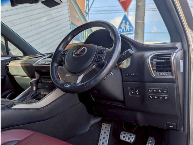 TOYOTA LEXUS NX300H 2015 Image 31