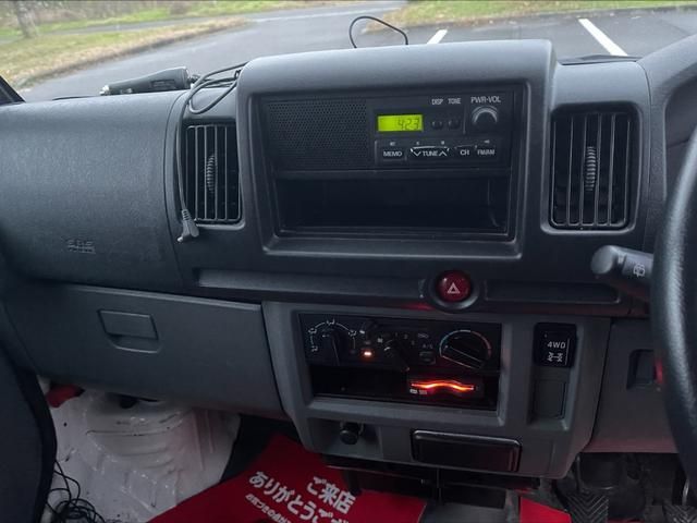 MITSUBISHI MINICAB VAN 4WD 2013 Image 31