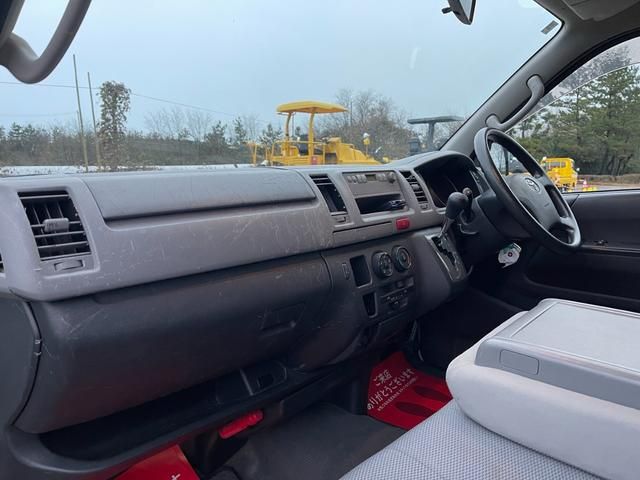 TOYOTA HIACE VAN 4WD 2009 Image 31