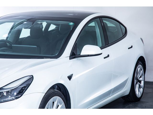 TESLA MODEL 3 2021 Image 31