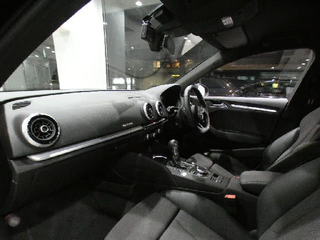 AUDI A3 SPORTBACK 2018 Image 31