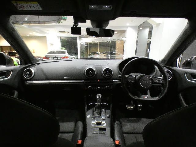 AUDI A3 SPORTBACK 2018 Image 31