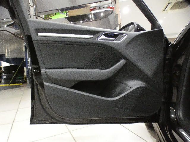 AUDI A3 SPORTBACK 2018 Image 31