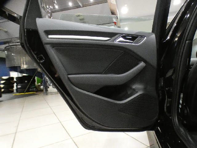 AUDI A3 SPORTBACK 2018 Image 31