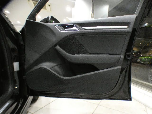 AUDI A3 SPORTBACK 2018 Image 31