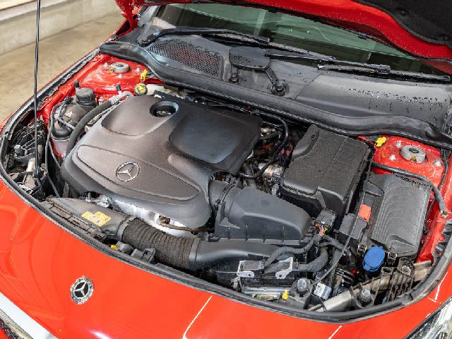 MERCEDES BENZ CLA SH 2017 Image 31