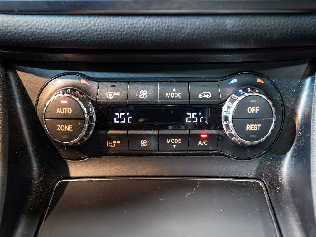 MERCEDES BENZ CLA SH 2017 Image 31