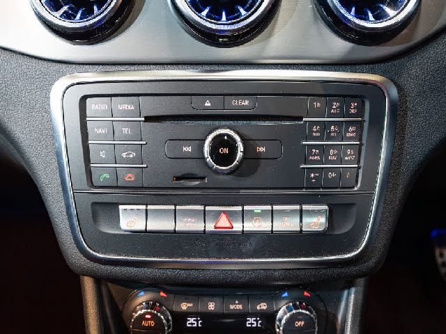 MERCEDES BENZ CLA SH 2017 Image 31