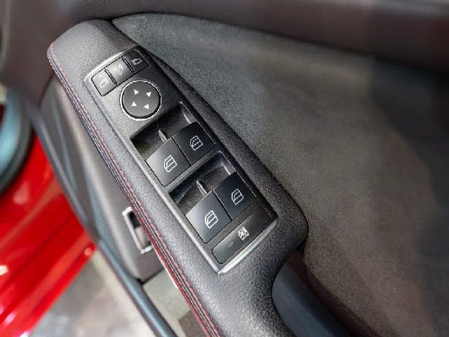 MERCEDES BENZ CLA SH 2017 Image 31