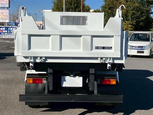 MITSUBISHI  2016 Image 31