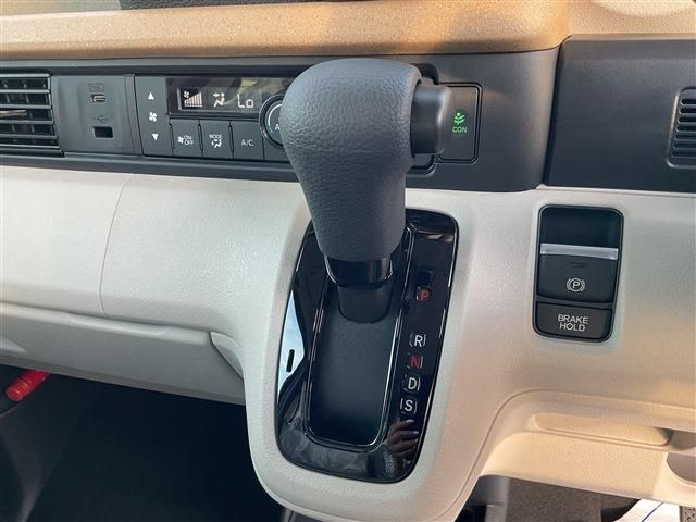 HONDA N BOX 2025 Image 31