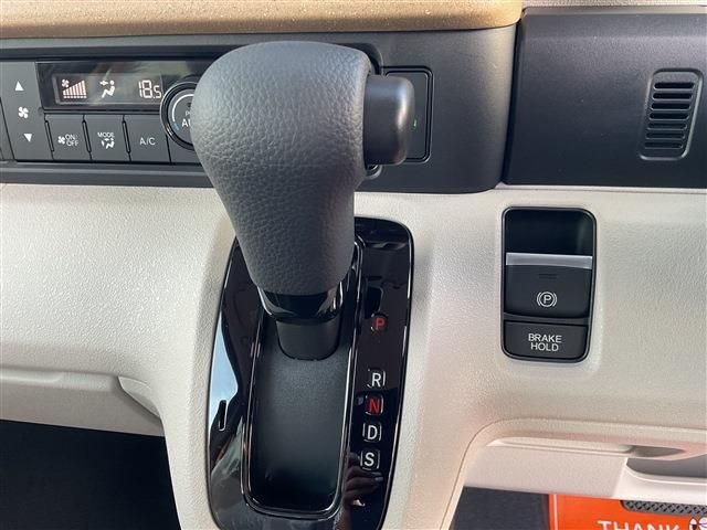 HONDA N BOX 2025 Image 31