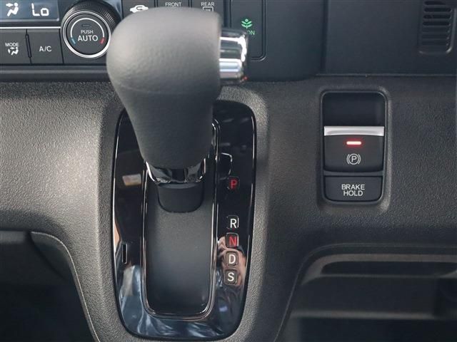 HONDA N BOX CUSTOM 2025 Image 31